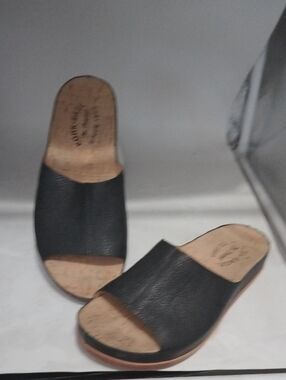 NWOT Kork-Ease Tutsi Black Leather Sz 7